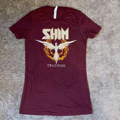 Brand New Shim Concert T-Shirt. Size Large. Color Maroon. Sizing Seems Subjective On Women’s Clothing. Please See Measuring Tape To Verify The Size Will Fit You. Have Multiple T-Shirts. Red Band Merch Top With Logo, Red Band Logo T-shirt Merch, Red Screen Print Top For Concert, Red Screen Print Tops For Concert, Red Band Logo T-shirt, Red Fitted T-shirt With Band Merch, Red Screen Printed Tops For Concert, Red Fitted Grunge T-shirt, Red Graphic Tee With Band Logo