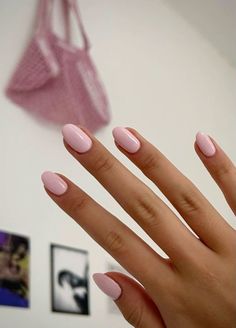 Short Round Pink Nails, Round Acrylic Nails Short, Short Round Nails Summer, Short Round Nails Ideas, Simple Short Almond Nails, Cute Natural Nails, Extra Short Almond Nails, Nurse Nails, Paznokcie Hello Kitty