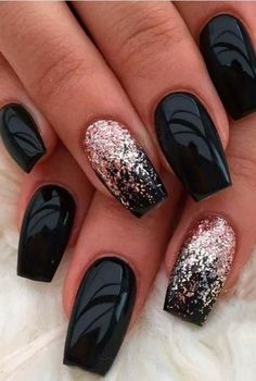 Black nail design Black Nails With Glitter, Nails With Glitter, Black Coffin Nails, Gold Nail Designs, Matte Black Nails, Black Acrylic Nails, Gold Nail, Nail Design Inspiration, Black Nail Designs