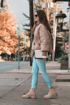 Click image to shop. Puffer jacket street style | fall outfits 2021 | fall jackets for women | amazon must haves | amazon fall fashion 2021 | chelsea boots outfit | ankle boots outfit | light wash jeans outfit | high waisted jeans outfit | outfit inspirations | outfit ideas | #fallfashion #falloutfit #outfitoftheday #outfitinspiration #styleinspiration #jacket #puffercoat #amazonfashion #founditonamazon #ltkshoecrush #ltkstyletip #ltkunder50 #ltksalealert #amazon #bootsforwomen Tan Chunky Boots Outfit Fall, Styling Tan Chelsea Boots Women, Light Chelsea Boots Outfit, Beige Lug Boots Outfit, Sand Boots Outfit, Nude Chelsea Boots, Cream Chunky Boots Outfit, Nude Chelsea Boots Outfit, Tan Lug Boots Outfit