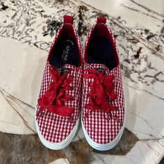 Sperry Size 7 Nwot Red Ribbon Laces Red Lace-up Summer Sneakers, White Crocs, Checkered Shoes, Brown Heeled Boots, Yellow Flats, Brown Suede Ankle Boots, Ribbon Laces, Casual Slip On Shoes, Suede Moccasins