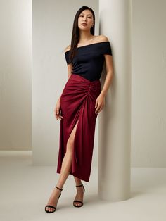 Crafted from Silk Double Joe, the Coastline Midi Skirt featured in a mid-rise, longline silhouette with front ruched detail. With an invisible zip at the side and a split hem, this skirt allows you to showcase your curves with every movement, exuding a mysterious and elegant vibe that will make you feel confident and glamorous. Perfect for any occasion, from date night to weddings and cocktail parties. Silk Bedding Set, Winter Wardrobe Essentials, Silk Midi Skirt, Silk Knit, Elegant Skirt, Cocktail Parties, Invisible Zip, Silk Charmeuse, Silk Twill