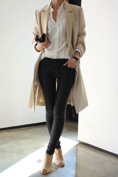 Follow: Bonjour Jacquet https://www.facebook.com/bonjourjacquet Stil Rock, Beige Ankle Boots, Nude Shoes, Bohol, Long Blazer, White Shirt Dress, Fashion Spring