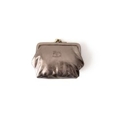 Women's coin purse with retro snap clasp. Made of vegetable tanned cowhide, in Italy by master craftsmen in Il Bisonte's 30 km supply chain. Brass clasp and components. The cotton-lined interior is divided into two compartments. Made in Tuscany Size:3.54(W), 2.76(H), 1.97(D) inch Tan Cowhide, Supply Chain, Tuscany, Coin Purse, Coin, In Italy, Pouch, Purse, Brass