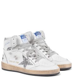 $685 Golden Goose Sky Star, Preppy Shoes, Shoe Wishlist, Golden Goose Sneakers, Shoe Inspo, Star Shoes, Golden Goose Shoes, Stockholm Fashion, Star Sneakers