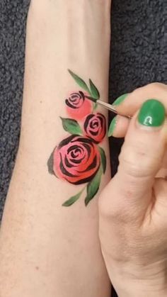 Flower Eye Face Paint, Rose Face Paint Easy, Face Painting Brush Strokes, Roses Face Paint, Flower Face Paint Ideas, Face Paint Rose, Face Paint On Arm, Rose Face Painting