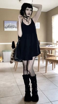 Basic Emo Outfits, Goth Outfit Summer, Emo Dress Outfit, Goth School Outfit, Summer Goth Fashion, Simple Goth Outfit