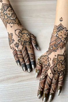 Henna Design For Eid 🌙 Gorgeous Mehendi Designs For Eid, Back Hand Stylish Mehndi Designs, Khafif Mehndi Designs New Simple, Henna Back Hand Designs, Mehndi Eid Designs, Designer Mehandi Designs, Mehndi Designs Both Hands, Mehndi Designs Elegant, Designer Mehendi Designs