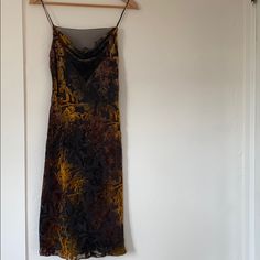 Gorgeous One Of A Kind Velvet Floral Slip Dress With Cowl Neckline And A Silk Insert. Perfect For Weddings! 1920 Style Dresses, 90s Slip Dress, Velvet Slip Dress, 1920 Fashion, Floral Slip Dress, Grad Dresses, Cowl Neckline, Dresses Vintage, Dress P