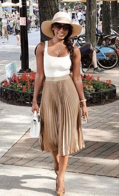 Outfit Ideas Classy Elegant Summer, Trend Womens Fashion, Classy Summer Outfits 2023, Everyday Outfits Summer Classy, Summer Fall Transition Outfit Work, Transitional Outfits Summer To Fall 2023, Summer Elegant Outfit Classy Chic, Elegant Casual Outfit Summer Classy, Classy Summer Outfits Aesthetic