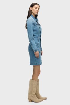 Description The Long Sleeve Reconstructed Dress in light blue Maize is cut from premium comfort stretch denim. Hitting above the knee, the dress features a pointed collar, long sleeves and cargo pockets. Product Details Body Length: 36.5", Chest: 36", Sleeve Length: 24.5"Model Height 5'9"Model wearing size SMeasurements based on size S Fit & Care Content: 95% Cotton, 3% Elasterell-P, 2% ElastaneMachine wash cold with like colorsDo not bleachTumble dry low or hang to dry Long-sleeved Denim Dress With Pockets For Summer, Stretch Knee-length Denim Mini Dress, Non-stretch Long Sleeve Denim Dress, Medium Wash Button-up Denim Dress With Pockets, Medium Wash Cotton Button-up Denim Dress, Kick Flares, Favorite Daughter, Denim Branding, Sweater Sale