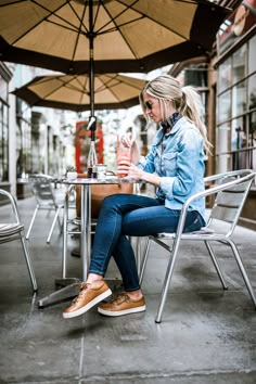 Denim on denim + cognac leather sneakers with @bornshoes and @dillards. WeWearBorn FindingMyVacation AD Brown Leather Sneakers Women Outfit, Leather Tennis Shoes Women, Cognac Sneakers Outfit, Brown Sneaker Outfits Women, Outfits With Brown Sneakers, Brown Sneaker Outfits, Leather Sneakers Women Outfits, Brown Tennis Shoes Outfit, Casual Brown Sneakers