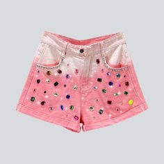 Bring a touch of retro style into your wardrobe with our Y2K-inspired color rhinestone contrast denim shorts from the 2023 Summer Collection! Crafted with love. these high-waisted. straight-silhouette shorts have a steady zoomer style that will transport you back in time with every wear.Why You'll Love These Shorts: Embellishments in All the Right Places: Our shorts are adorned with rhinestones for a touch of sparkle and glamour. A High-Waisted Fit: Get that timeless Y2K look with a flattering t Summer Cloth, Embellished Denim, Urban Street Style, Oversized Denim Jacket, Jeans For Short Women, Denim Shorts Women, Cute Skirts, Wearing Clothes, Street Style Looks