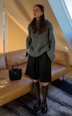 90s Fashion 2024, Grammy Awards Red Carpet, Quoi Porter, Classic Outfit, Autumn Fits, Moda Chic, Look Of The Day, Mental Wellbeing, Personal Health