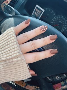 Fall Acrylic Nails Autumn Coffin Short, Cute Nails Acrylic For Fall, Short Fall Nails 2022 Brown, Short Work Nails Fall, Light Brown Nails Design Fall, Short Fall Nails 2022 Gel Square, Thanksgiving Nails Acrylic Coffin Short, Simple Brown Fall Nails, Cute Brown Fall Nails