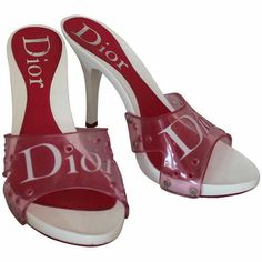 Heels Dior, Colour Shoes, Small Heel Shoes, Shoes Logo, Plastic Sandals, Christian Dior Shoes, Dior Pink, Logo Shoes, Heels White