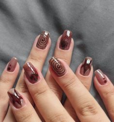 Funky Brown Nails, Dark Red And Brown Nails, Brown Grunge Nails, Y2k Fall Nails, Brown Y2k Nails, Red And Brown Nails, Earth Tone Nails Designs, Brown Aura Nails, Ambre Nails