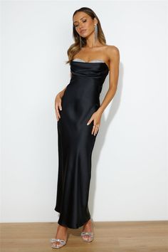 Fitted Off-shoulder Lined Dress, Lined Fitted Off-shoulder Dress, Fitted Off-shoulder Lined Maxi Dress, Evening Off-shoulder Lined Dresses, Lined Off-shoulder Evening Dresses, Stretch Satin Off-shoulder Dresses, Off-shoulder Stretch Satin Dresses, Lined Maxi Dress With Straight Neckline For Night Out, Strapless Fitted Lined Maxi Dress