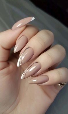 Nude Nails Design 2024, Elegant Touch Nails, Nude Nail Designs, Simple Gel Nails, Makijaż Smokey Eye, Fancy Nails, Gold Nails