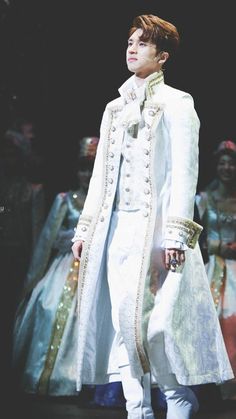 Prince Outfits Aesthetic, Fantasy Prince Outfit, Princes Fashion, Prince Suit, Masquerade Outfit, Prince Clothes, King Outfit, A Prince, Royal Outfits