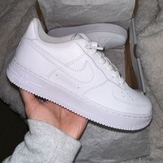 Brand New Never Worn Not Creased, Send Offers Nike Air Forces Women, White Nikes Shoes, Cute White Shoes For Women, Air Nike Shoes Women, Cute Shoes For School Nike, Nike Shoes Women White, Air Forces Aesthetic, Girl Shoes Aesthetic, Middle School Shoes