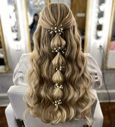 Cute And Easy Homecoming Hairstyles, Graduation Hairstyles Blonde, Teenage Wedding Hairstyles, Cute Half Up Half Down Hairstyles For Homecoming, Pretty Hairstyles Prom, Year 12 Formal Hairstyles For Long Hair, Prom Styles For Long Hair, Hair Ideas For Confirmation, Prom Hair Designs