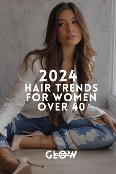 The latest 2024 hair trends for women over 40 offer all the colors and haircuts to make you look younger. And of course they have popular hairstyles for medium length hair, including iconic bob and shoulder length hair. Here you can find every hairstyles for 40 year old women and get tips on cut, color and styling to shave years off your fabulous 40s. #hairtrend2024 #hairtrend #lookyounger #over40 Curly Hair Men Haircut, Bob Pendek, Hair Cut Ideas, Short Hair Cut, Medium Hair Styles For Women, Hair Undercut, Old Hairstyles, Hair Mistakes, Short Choppy Hair