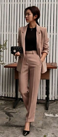 Summer Business Attire, Professional Work Outfit, Business Attire Women, Business Outfits Women, Summer Work Outfits, Professional Attire, Business Outfit, Winter Trends, Casual Work Outfits