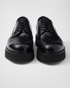 With laces Lightweight platform sole Sole height 040 mm Leather insole Black Platform Wingtip Oxfords, Black Wingtip Platform Oxfords, Black Wingtip Oxfords With Vibram Sole, Black Platform Oxfords With Plain Toe, Black Platform Lace-up Shoes For Formal Occasions, Classic Leather Platform Oxfords, Black Leather Wingtip Shoes With Lug Sole, Black Wingtip Leather Shoes With Lug Sole, Luxury Black Wingtip Lace-up Shoes