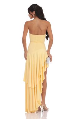 Yellow Prom Dress Couple, Light Yellow Prom Dress, Prom Dress Jewelry, Yellow Flowy Dress, Guest Dresses Summer, Wedding Guest Dresses Summer, Spring Dance Dresses, Flowy Short Dress, Dresses For Dances