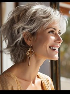 Grey Curly Hair, Silver Sisters, Edgy Short Hair, Sassy Hair, Haircuts For Medium Hair, Haircuts For Fine Hair, Hair Clothes, Short Hair Haircuts