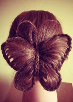 Hairdo Butterfly. Wouldn't do this personally but it's friggin amazing Butterfly Hairstyle, Butterfly Braid, Diy Butterfly, Crazy Hair Days, Butterfly Hair, Crazy Hair, Hair Art