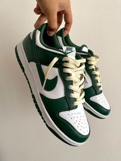 Skor Sneakers Nike, Wallpaper Nike, Buty Jordan, Обувь Air Jordan, Buty Marki Nike, Boty Nike, Skor Sneakers, Sneaker Trend, Trendy Shoes Sneakers