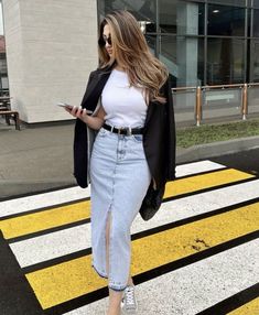 How To Style A Denim Skirt, Denim Skirt Outfit, Denim Skirt Fashion, Scarf Bag, Beige Scarf, Denim Skirt Outfits, Blazer White, Stylish Summer Outfits