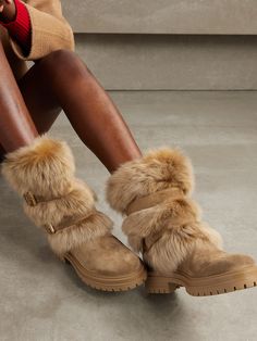 Winter Fur Boots, Designer Snow Boots, Fuzzy Boots, Boots Style, Exclusive Dress, Fashion 2024, Boot Pumps, Fur Boots, Ski Wear