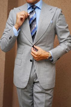 Light Blue Shirt Outfit, Grey Suit, Plaid Tie, Tie Men's, Light Blue Shirts, Mens Casual Dress, Gray Suit, Mens Plaid