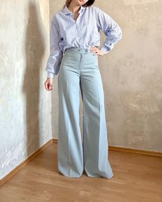 - size S, tagged size 105 x 36 - measurements: waist 72 cm (28.5 in), hip 99 (39 in), rise 28 cm (11 in), inseam 86 cm (34 in), length 114 cm (45 in) - wool blend - excellent condition High Waisted Bell Bottoms, Trousers Pants, Blue Wool, Trouser Pants, Bell Bottoms, Vintage 70s, Wool Blend, Art Collection, Bathing Beauties