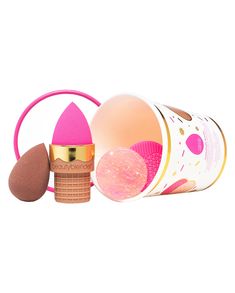 PRICES MAY VARY. Limited Edition: Give (or keep!) this decadent 5-piece limited edition set of Beautyblender essentials. This pint contains 2 Beautyblenders, a cleanser & scrub mat to keep tools clean and a new limited-edition stand for your blender. Smooth Blend: The award winning aqua-activated sponges grows to about twice their size when wet and absorbs minimal product so your formula lands on your complexion and not your sponge. Bounce and blend the soft sponge to a smooth finish. Color: Thi Beauty Blender Sponge, Holy Grail Products, Essentials Set, Brush Cleanser, How To Apply Eyeshadow, Face Roller, Makeup Sponge, Beauty Blender, Bb Cream