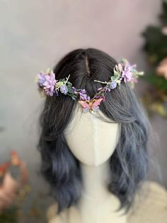 Fairy Hair Pieces, Fake Flowers In Hair, Fairy Headpiece Diy Floral Crowns, Floral Tiara Flower Headbands, Flower Headpiece Diy, Short Fairy Hair, Fairy Hairstyles For Short Hair, Fairy Headpiece Diy, Flower Crown Aesthetic