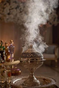 Bukhoor Aesthetic, Bakhoor Aesthetic, Omani Wedding, Moroccan Aesthetic, Incense Oil, Moroccan Culture, Henna Party, Moroccan Wedding, Oil Perfume