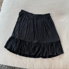 Black Zara Mini Skirt - Never Worn, Size Small Black Flowy Mini Skirt For Spring, Black Flowy Mini Skirt For Day Out, Black Pleated Skirt For Day Out, Zara Black Mini Skirt For Summer, Zara Black Pleated Skirt, Zara Black Skirt For Day Out, Zara Black Mini Skirt For Day Out, Zara Black Lined Mini Skirt, Zara Black Pleated Mini Skirt