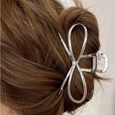 New Beautiful Silver Tone Bow Claw Hair Clip. Fashionable Hair Clip For Medium To Long Hair. Instant Updo. Great For All Hair Lengths. Accentuate Your Updo. Messy French Twist Strong Grip. Bundle And Save 15% Claw Hair Clips Are A Gentler Alternative For Your Hair Than Hair Elastics Which Tend To Pull And Snag On The Hair. Style : Casual, Party, Office, Cruise, Resort, Streetwear, Vacation, Bridal, Wedding, Shower, Prepy, Boho-Style, Bohemian, Date, Evening, Daytime, Festival, Church, Floral, , Hair Style Casual, Messy French Twist, Updo Messy, Messy French Twists, Large Hair Clip, Medium To Long Hair, Mushroom Hair, Buzzed Hair, Chopstick Hair