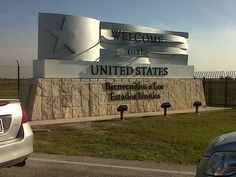 the welcome sign to the united states is shown