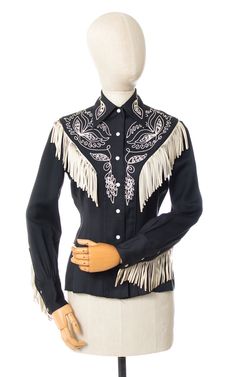 Soutache Embroidery, Western Show Clothes, Western Blouse, Native American Fashion, Leather Fringe, Blouse Black, Western Wear, Leaf Design, Black Blouse