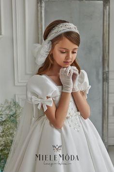 Designed and proudly made in Europe. Ships from the USA.   PLEASE NOTE:  Any accessories pictured (i.e. mask, headpiece, gloves, capes, veils, etc.) are available for purchase upon request and not included in this listing unless otherwise stated. Comunion Dress, Girls First Communion Dresses, Flower Girl Gown, Girls Communion Dresses, Holy Communion Dresses, 파티 드레스, First Communion Dress, First Communion Dresses, Backless Prom Dresses