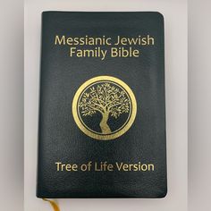 This Messianic Jewish Family Bible Is A Valuable Addition To Any Family's Library. The Tree Of Life Version By Messianic Jewish Family Bible Society Is A Popular Choice For Those Who Want To Delve Into The Teachings Of Religion. The Book Is Published In English And Is Available In A Leather Format. It Was Published In 2014 And Covers A Wide Range Of Topics Related To General Religion. The Book Title Says It All - It Is A Family Bible That Is Perfect For Studying And Learning About The Messiah. Dark Green Cover. Condition: New (Old Stock). Has Some Dents From Being Stored For Awhile. Never Used. Refer To Pics For Further Details. Messianic Jewish, Family Bible, The Messiah, The Tree Of Life, Book Title, Tree Of Life, Dark Green, Bible, Range