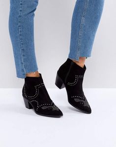 New Look Studded Western Block Heel Ankle Boot Christian Louboutin Pigalle Follies, Christian Louboutin Pigalle, Christian Louboutin So Kate, Block Heel Ankle Boots, Shoe Inspiration, Mary Jane Pumps, Trending Sneakers, Crazy Shoes, Girls Boots