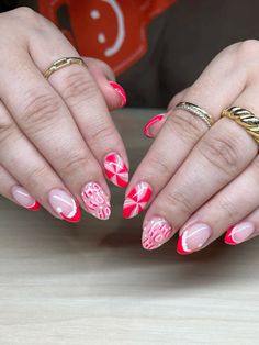 Santa nails, ho ho ho, candycane nails Pink And Red Nails Christmas, Pink Red Christmas Nails, Christmas Nails Pink And Red, Ho Ho Ho Nails, Red And Pink Christmas Nails, Pink And Red Christmas Nails, Dec Nails, Pink And Red Christmas, Santa Nails