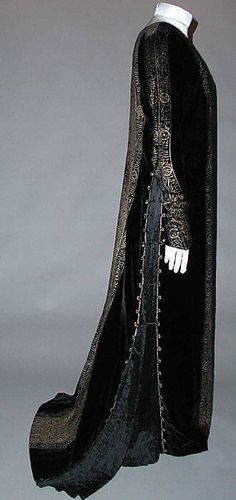 Dress, Evening.                                              Mariano Fortuny Fortuny Dress, Edwardian Clothes, Fortuny Pleats, Wizard Robes, Mariano Fortuny, Dress Italian, Italian Dress, Spanish Fashion, Period Outfit