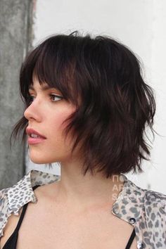 Bob Hairstyles With Bangs, Choppy Bob Hairstyles, Penteado Cabelo Curto, Short Hairstyle, Short Hair With Bangs, Trendy Short Hair Styles, Short Bob Hairstyles, Hair Dos, Short Hairstyles